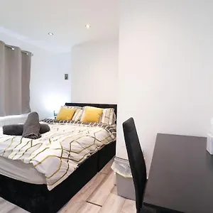 den-accommodation-3-bedroom-modern-apartment-brilliant.brighton-hotels-england.com/